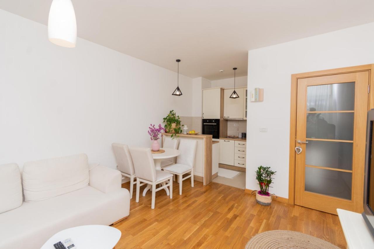 Lux City Apartment With Parking Podgorica Exterior foto
